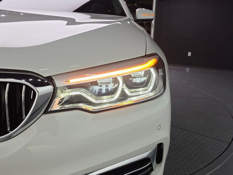 2019 BMW 5 Series 520d Luxury Plus photo 22