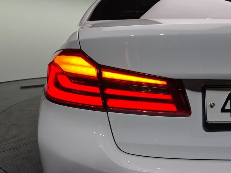 2019 BMW 5 Series 520d Luxury Plus photo 23