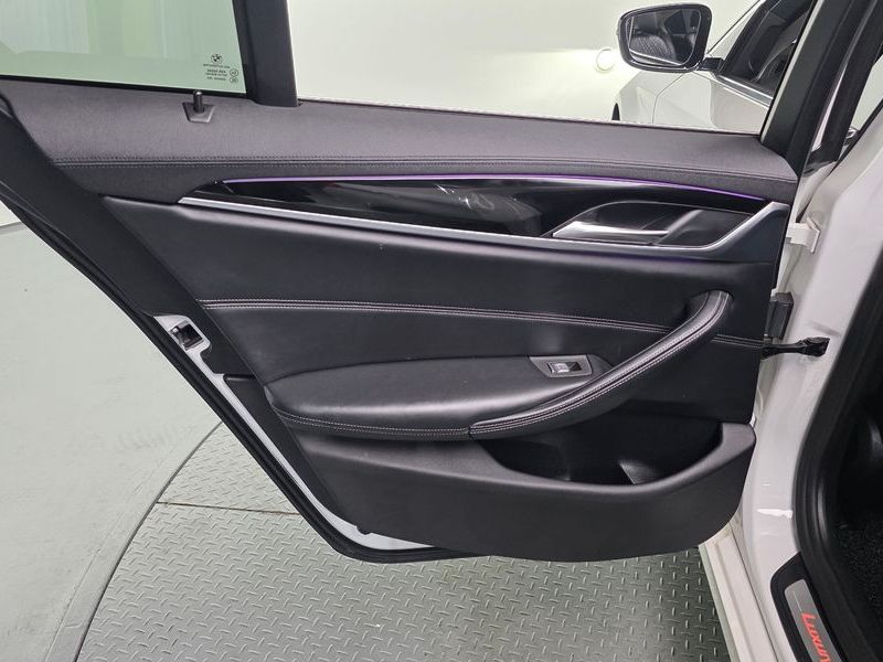 2019 BMW 5 Series 520d Luxury Plus photo 25