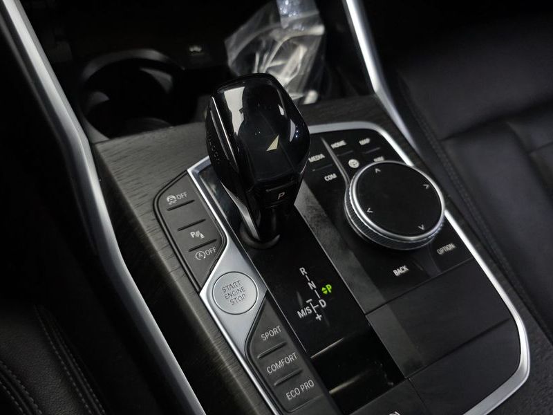 2019 BMW 3 Series 320d Luxury photo 9