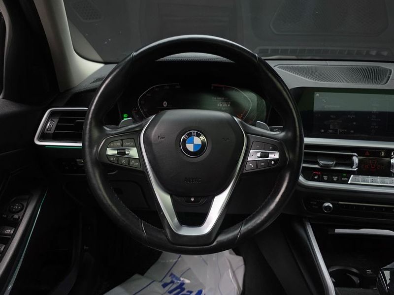 2019 BMW 3 Series 320d Luxury photo 13