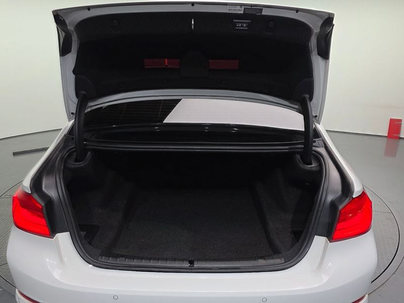 2019 BMW 5 Series 520d Luxury Plus photo 20