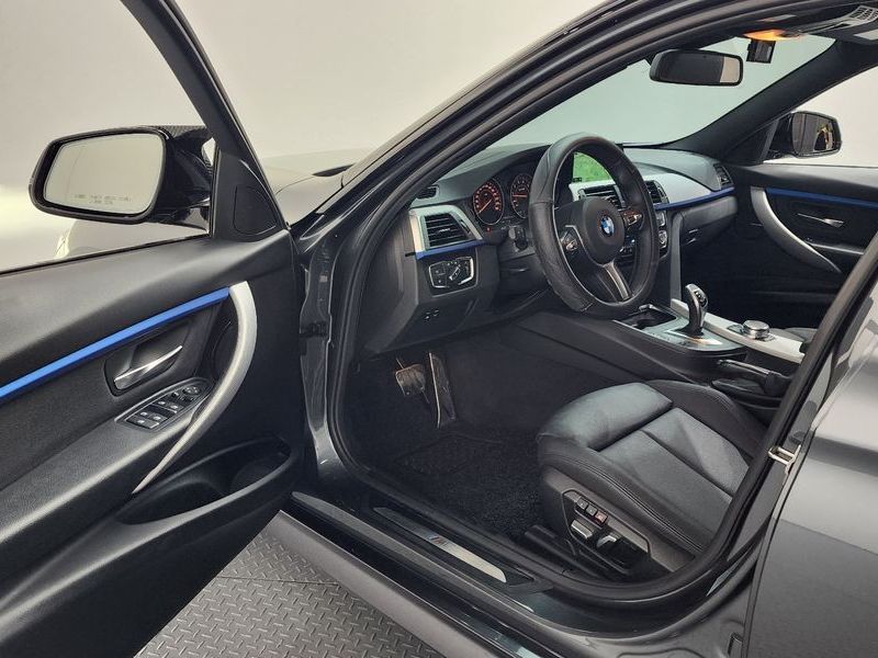 2018 BMW 3 Series 320i M Sport photo 10