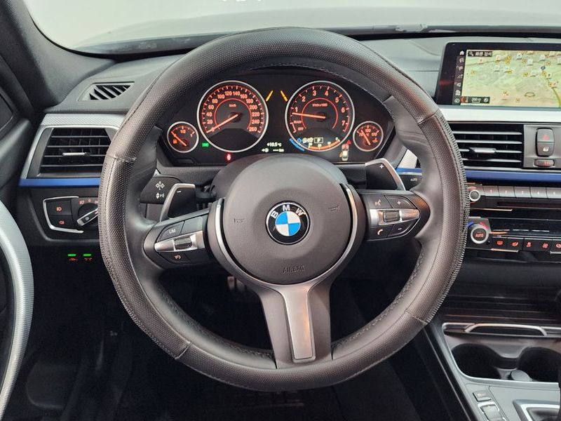 2018 BMW 3 Series 320i M Sport photo 13