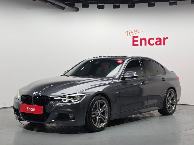 2018 BMW 3 Series 330i M Sport Shadow photo 1