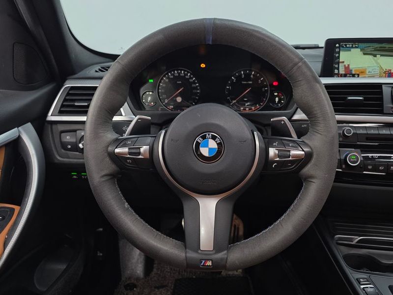 2018 BMW 3 Series 330i M Sport Shadow photo 13