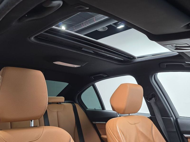 2018 BMW 3 Series 330i M Sport Shadow photo 17
