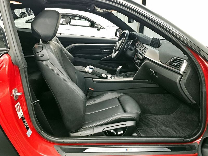 2018 BMW 4 Series 420i M Sport Coupe photo 11