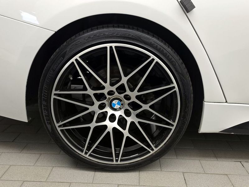2018 BMW 3 Series 320i Luxury photo 5