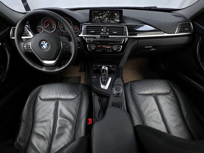 2018 BMW 3 Series 320i Luxury photo 7