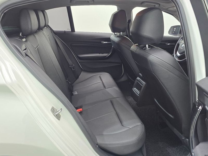 2018 BMW 1시리즈 118d Sport 5Door photo 11
