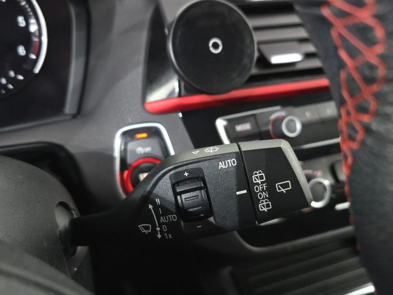 2018 BMW 1시리즈 118d Sport 5Door photo 18