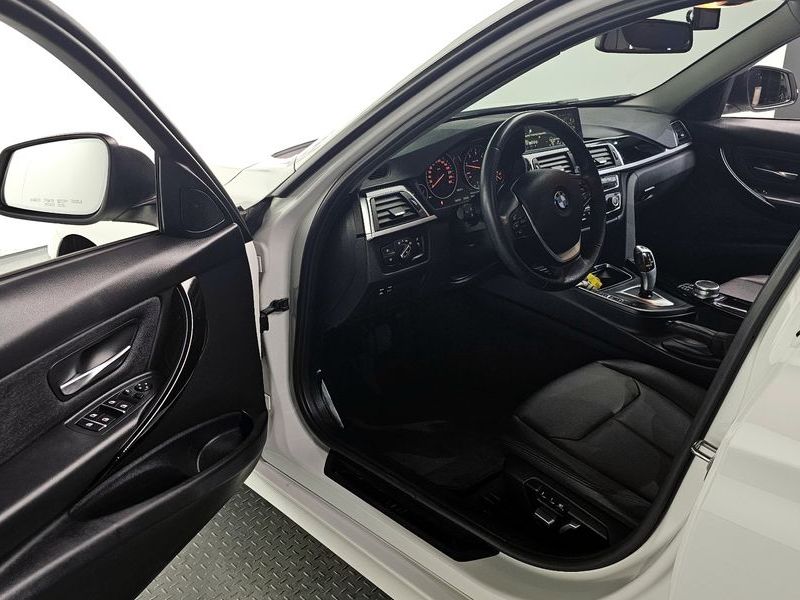 2018 BMW 3 Series 320d photo 10