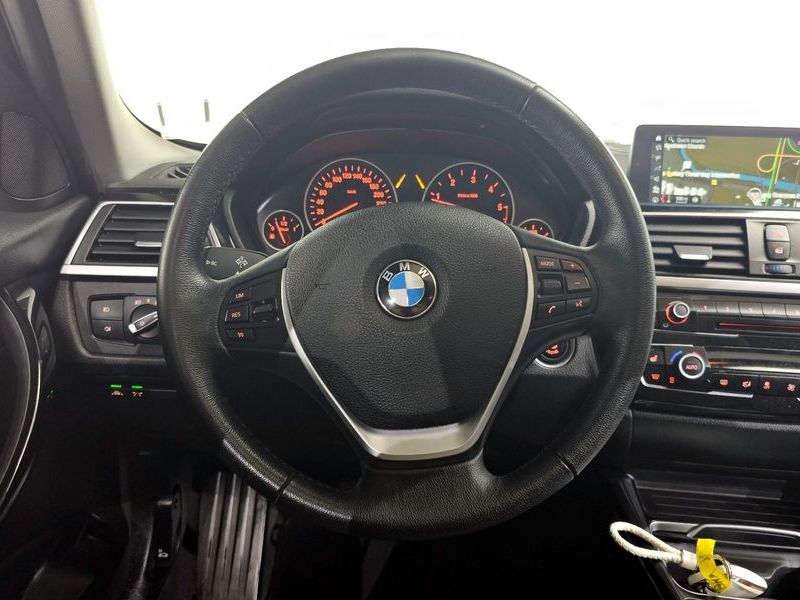 2018 BMW 3 Series 320d photo 12