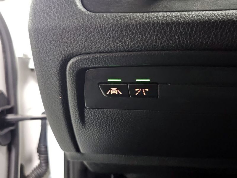2018 BMW 3 Series 320d photo 17
