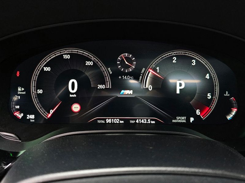 2019 BMW 5 Series 520d M Sport Package Plus photo 8
