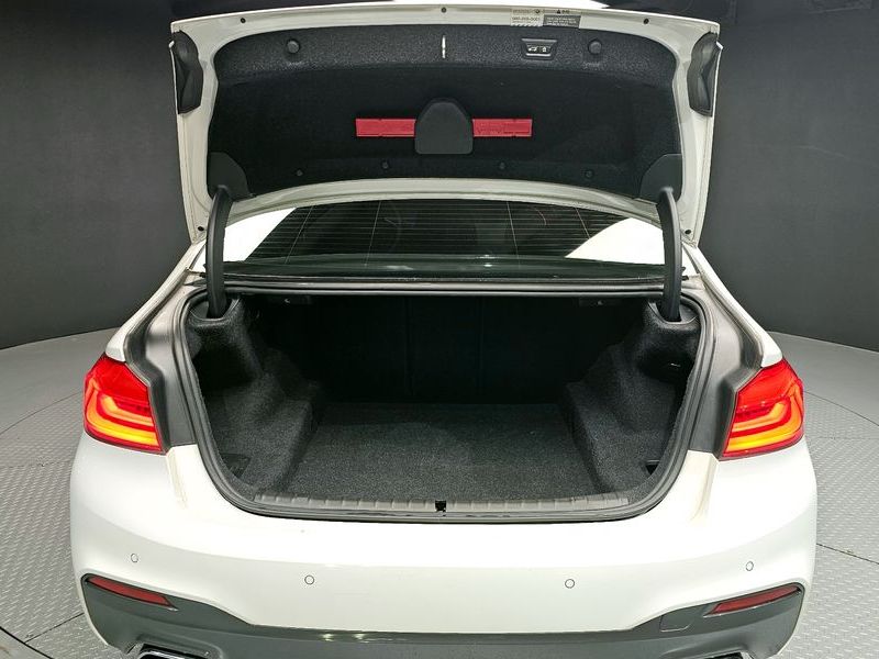 2019 BMW 5 Series 520d M Sport Package Plus photo 20