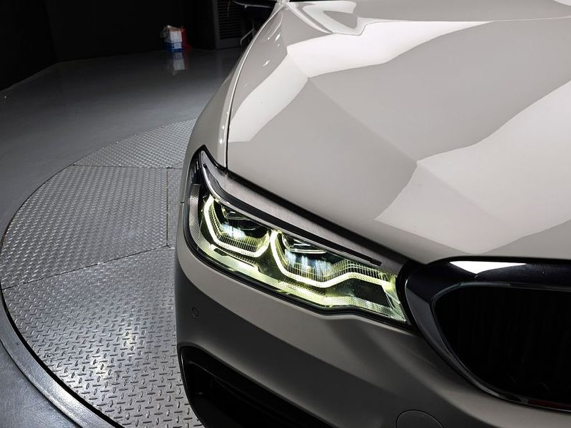 2019 BMW 5 Series 520d M Sport Package Plus photo 22