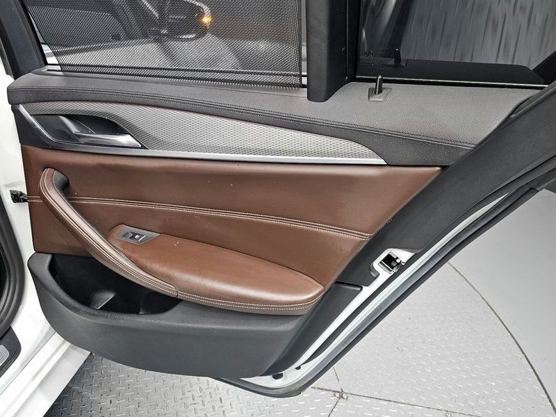 2019 BMW 5 Series 520d M Sport Package Plus photo 25