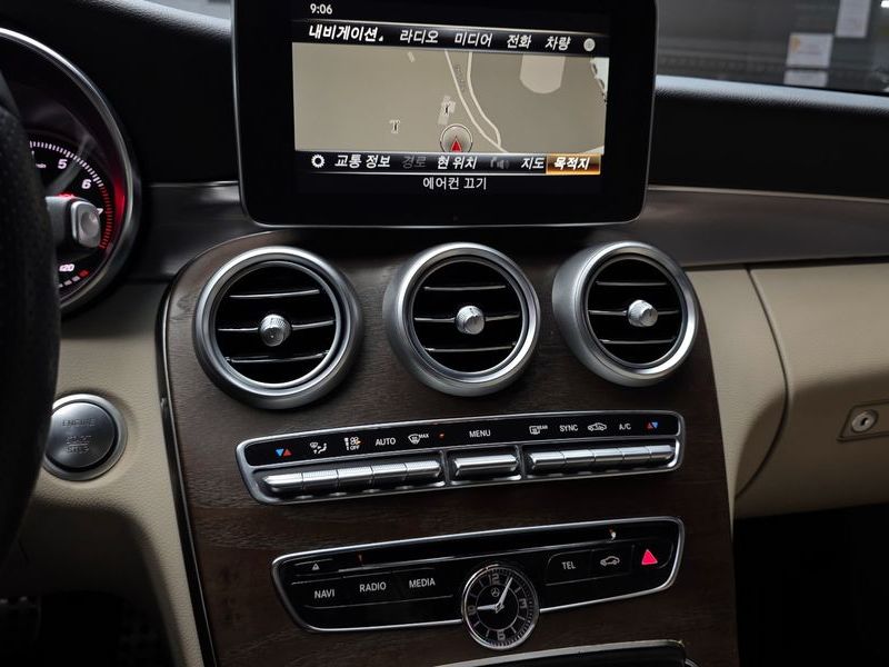 2018 Mercedes-Benz C-Class C200 Cabriolet photo 14