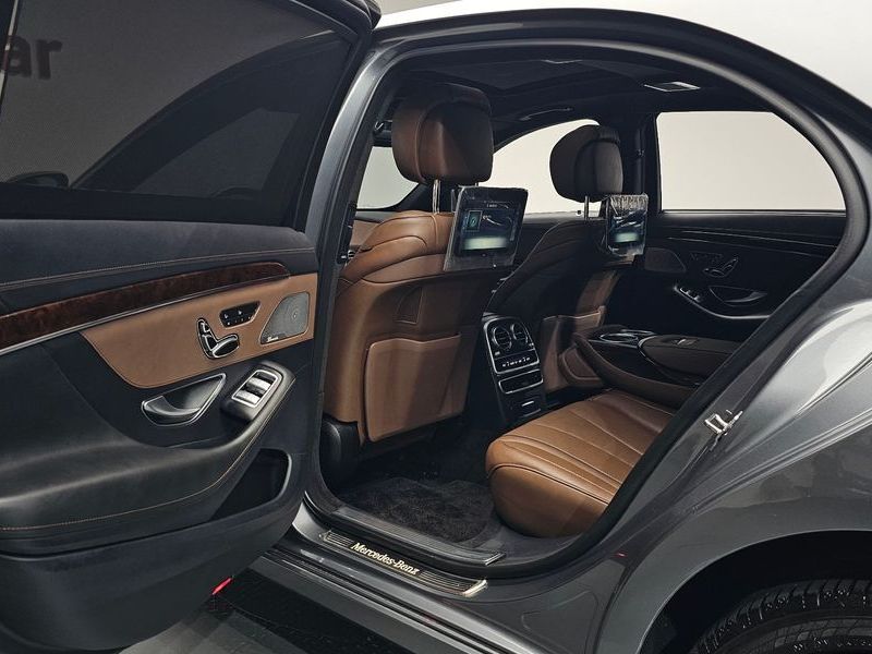 2018 Mercedes-Benz S-Class S560L 4MATIC photo 12