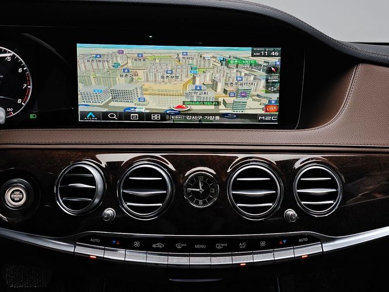 2018 Mercedes-Benz S-Class S560L 4MATIC photo 14