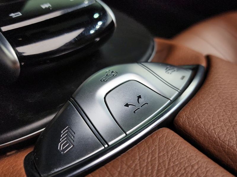 2018 Mercedes-Benz E-Class E220d Cabriolet photo 26