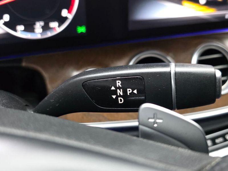2018 Mercedes-Benz E-Class E300 4MATIC Exclusive photo 9