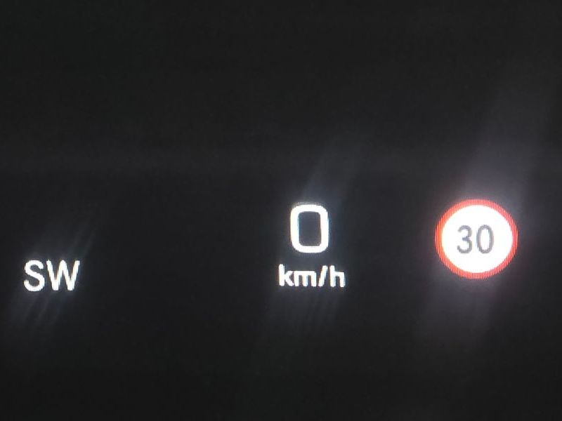 2018 Mercedes-Benz E-Class E300 4MATIC Exclusive photo 14