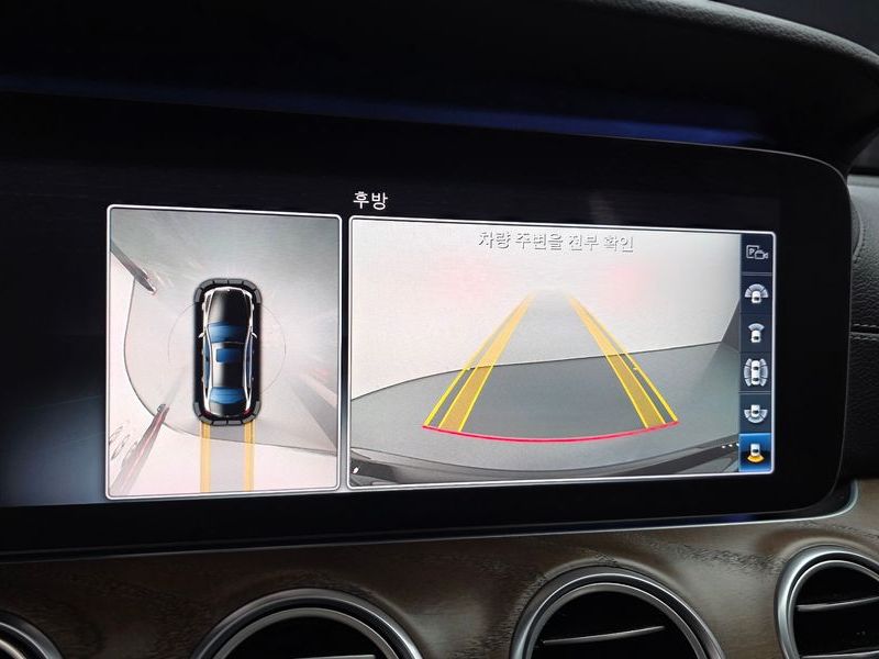 2018 Mercedes-Benz E-Class E300 4MATIC Exclusive photo 16