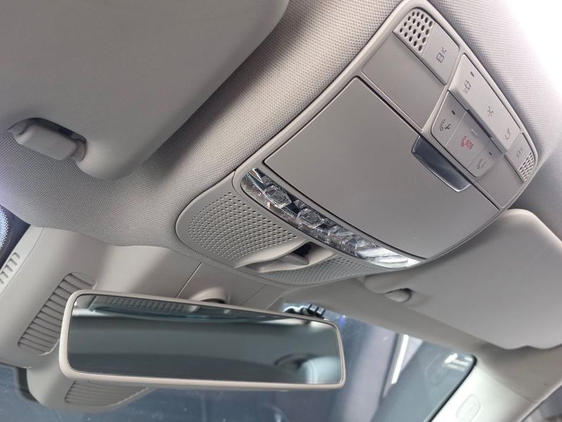 2018 Mercedes-Benz E-Class E300 4MATIC Exclusive photo 17