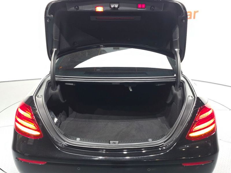 2018 Mercedes-Benz E-Class E300 4MATIC Exclusive photo 20
