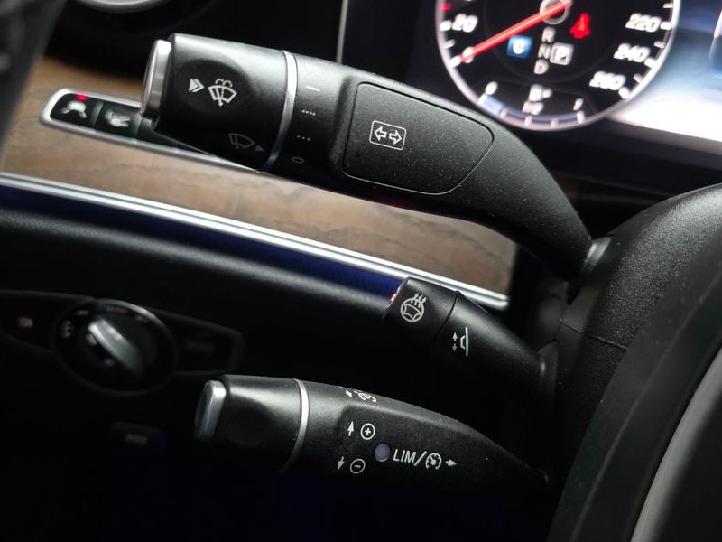 2018 Mercedes-Benz E-Class E300 4MATIC Exclusive photo 30