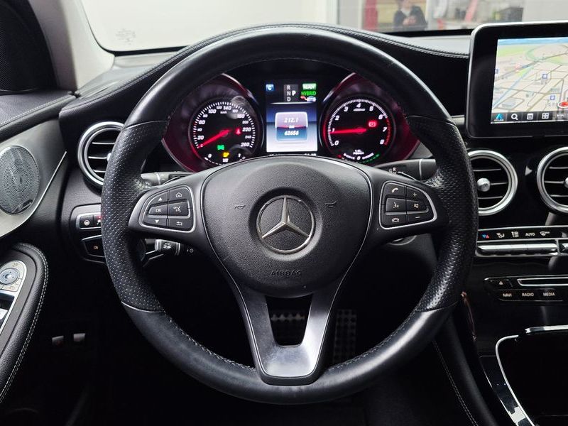 2018 Mercedes-Benz C-Class GLC350e 4MATIC AMG Line photo 13