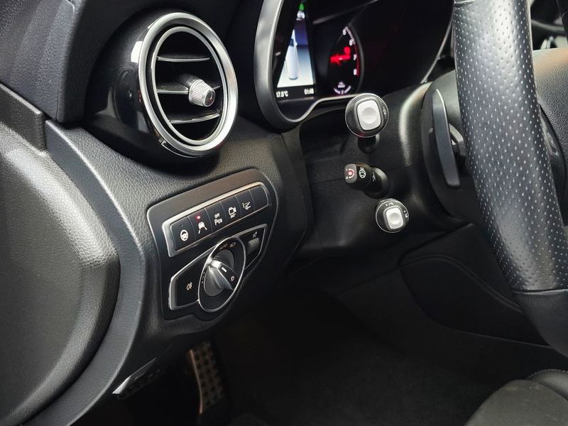 2018 Mercedes-Benz C-Class GLC350e 4MATIC AMG Line photo 15