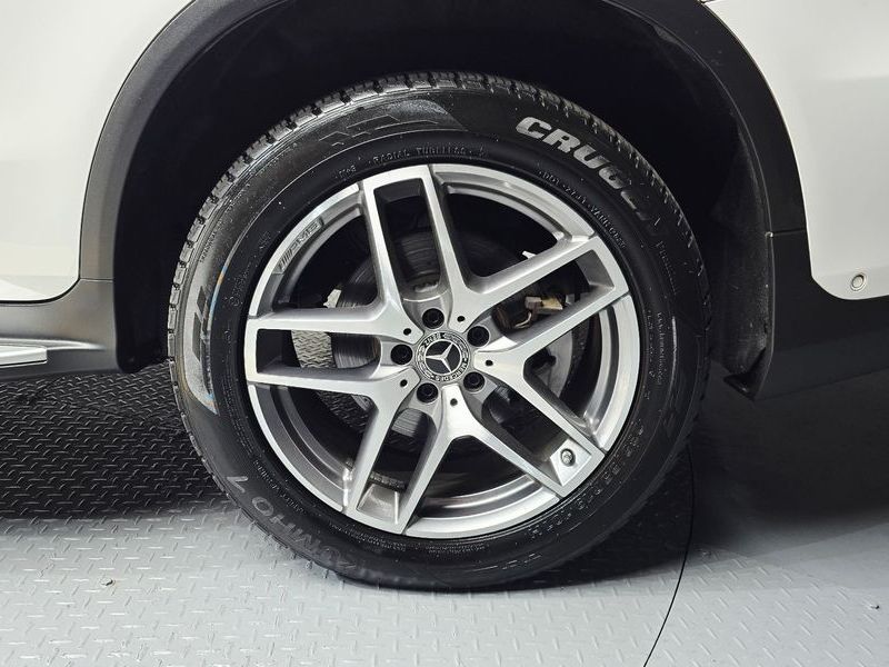 2018 Mercedes-Benz C-Class GLC350e 4MATIC AMG Line photo 21
