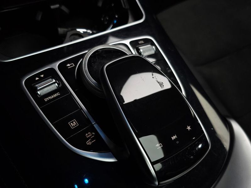 2018 Mercedes-Benz C-Class GLC350e 4MATIC AMG Line photo 27