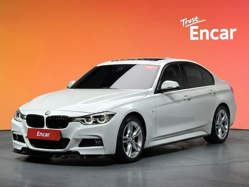 2017 BMW 3 Series 330i M Sport photo 1