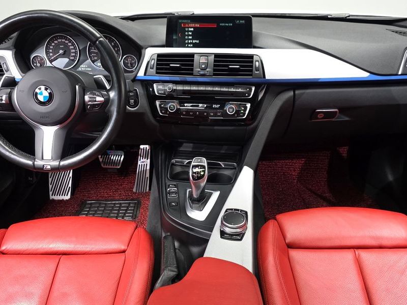 2017 BMW 3 Series 330i M Sport photo 7