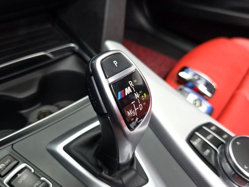 2017 BMW 3 Series 330i M Sport photo 9