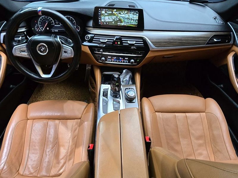2017 BMW 5 Series 520d xDrive M Sport Package Plus photo 7