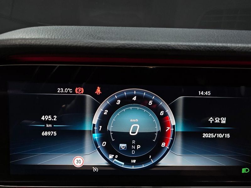 2019 Mercedes-Benz E-Class E300 AMG Line photo 8