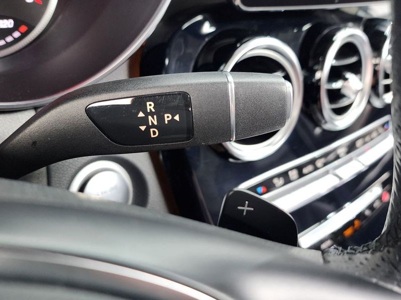 2018 Mercedes-Benz C-Class GLC250 d 4MATIC photo 9