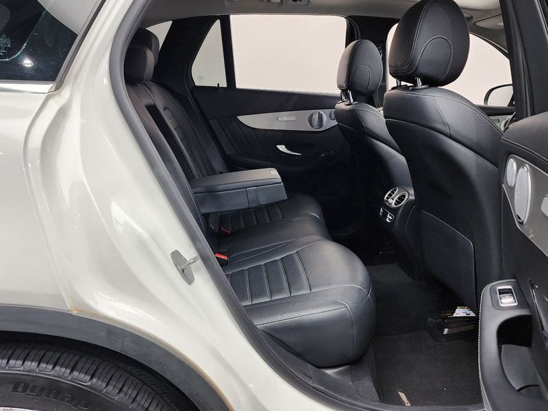 2018 Mercedes-Benz C-Class GLC250 d 4MATIC photo 12