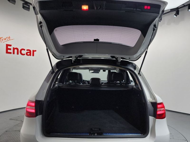 2018 Mercedes-Benz C-Class GLC250 d 4MATIC photo 20