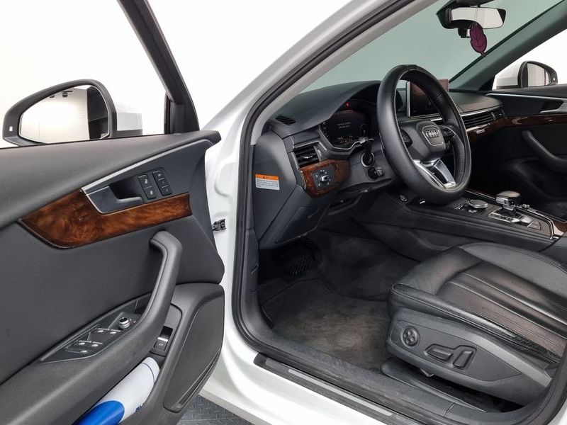 2016 Audi A4 45 TFSI Quattro Premium photo 10