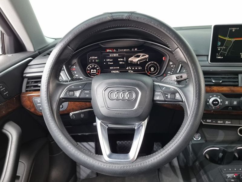 2016 Audi A4 45 TFSI Quattro Premium photo 13