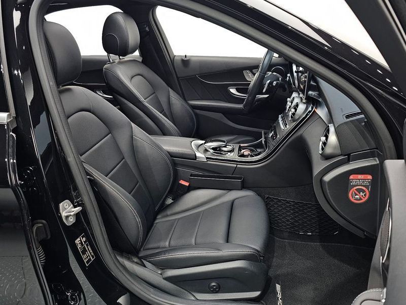 2017 Mercedes-Benz C-Class C200 AMG Line photo 12