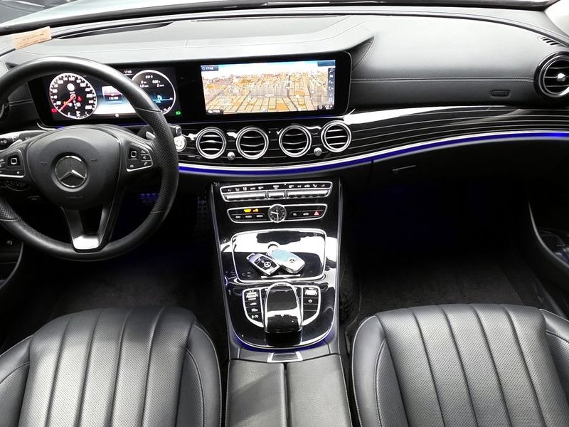 2017 Mercedes-Benz E-Class E400 4MATIC Exclusive photo 7