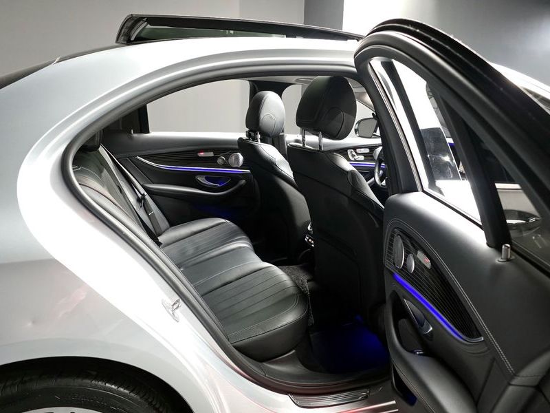 2017 Mercedes-Benz E-Class E400 4MATIC Exclusive photo 11